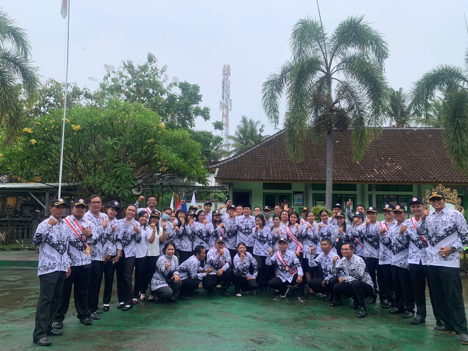 Guru SMK Negeri 1 Kubutambahan